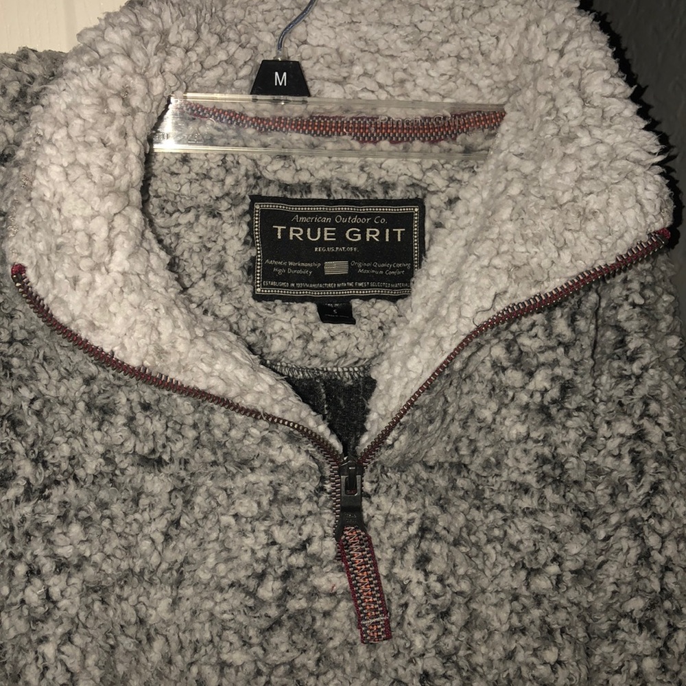 Size Small True Grit Pullover